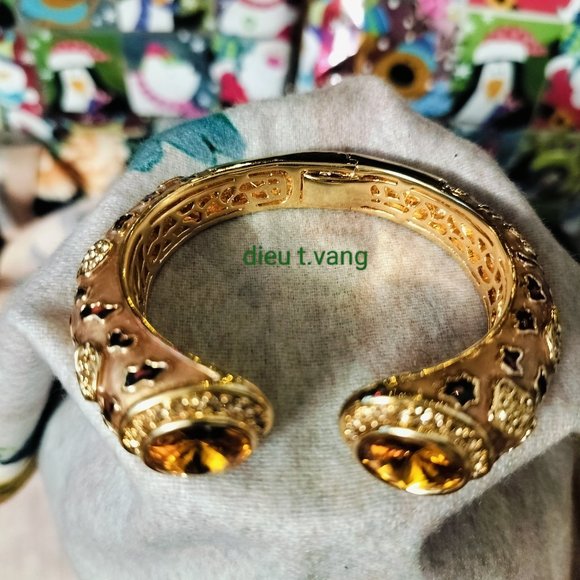 CUFF - Picture 1 of 6